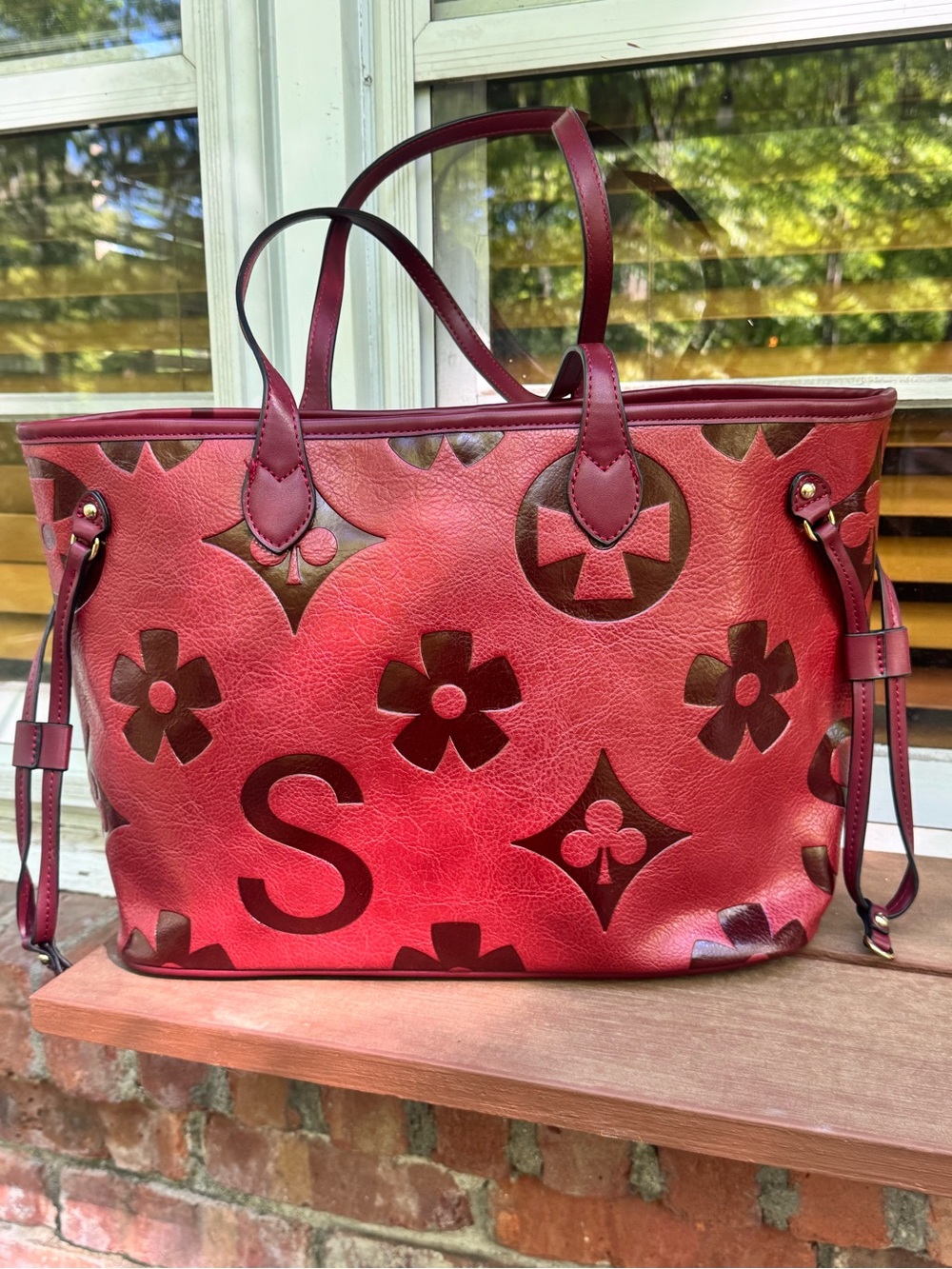 Red Embossed Floral Vegan Leather Tote with Contrast Accents - Picture 3 of 17
